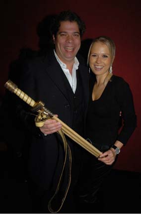 Premierenbild_03_463x700