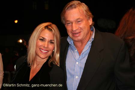 061011crowe_premiere46