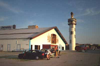 030804wiesnaufbau_q03l0004