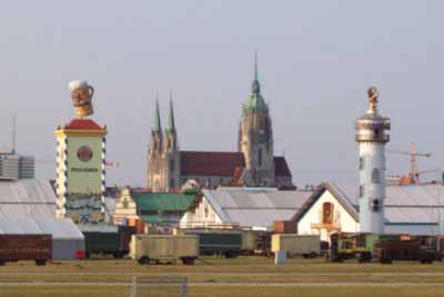 030817wiesnaufbau_mlm_q01