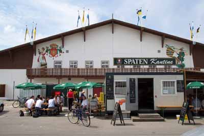 030820wiesnaufbau_q11s0022