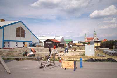 030820wiesnaufbau_q22mess