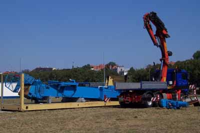 030823wiesnaufbau_q15