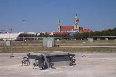 030823wiesnaufbau_q19