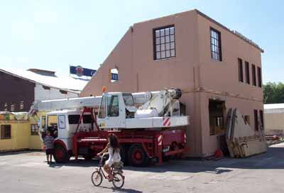 030823wiesnaufbau_q24