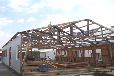 030826wiesnaufbau_q15s0021