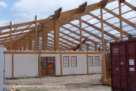 050722wiesn_braeurosl02