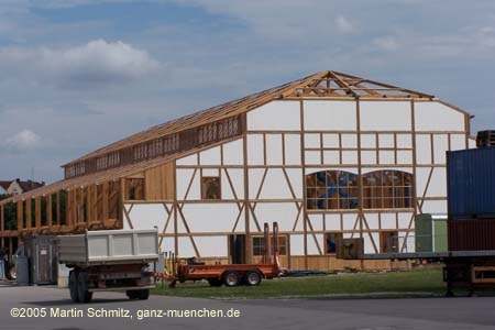 050726wiesn_aufbau11