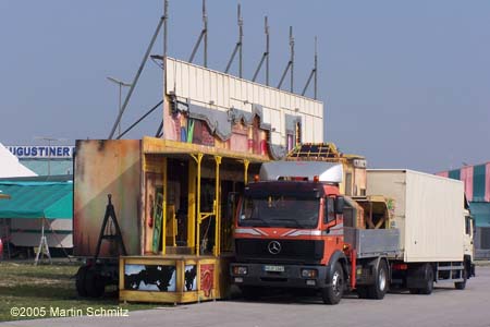 050831wiesnaufbau03