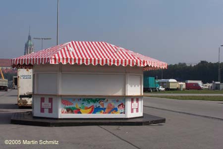 050831wiesnaufbau04