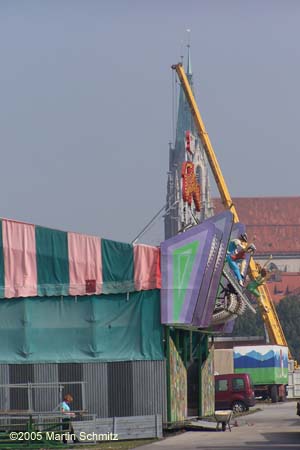 050831wiesnaufbau05