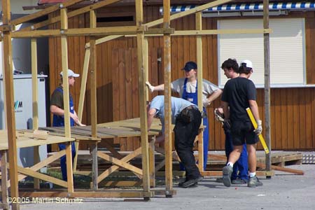 050831wiesnaufbau20