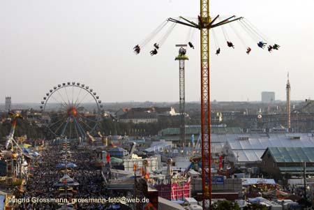 060924wiesn_paulskirche01