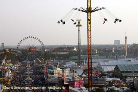 060924wiesn_paulskirche02