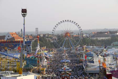 060924wiesn_paulskirche03