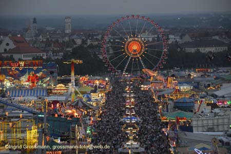 060924wiesn_paulskirche58