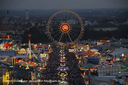 060924wiesn_paulskirche71