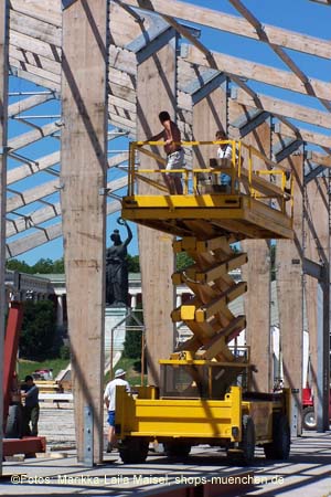 060717wiesnaufbau_mlm26