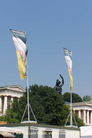 060727wiesnaufbau_mlm61