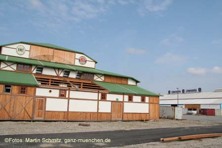 060805wiesnaufbau001