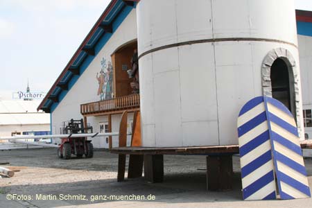 060805wiesnaufbau041