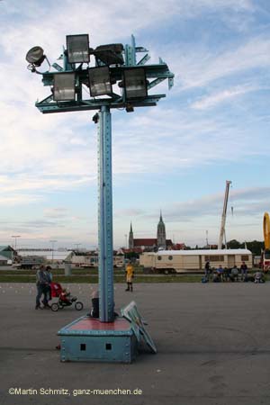 060826wiesn_aufbau_ms09