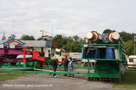 060829wiesnaufbau_ms24