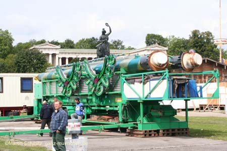 060829wiesnaufbau_ms25
