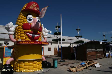 060910aufbau_wiesn11