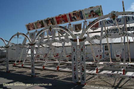 060910aufbau_wiesn12