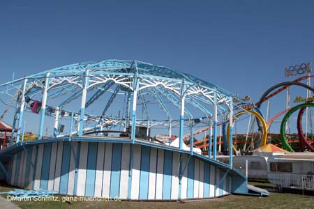 060910aufbau_wiesn15