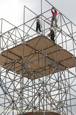 060808wiesnaufbau07