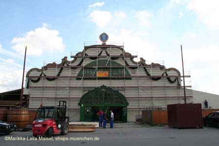 060823wiesnaufbau_mlm003