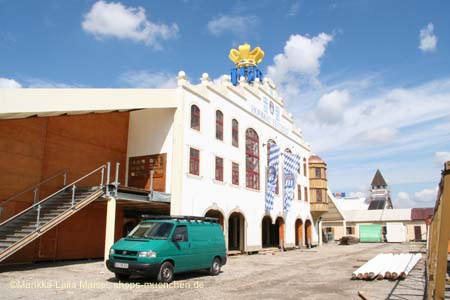 060823wiesnaufbau_mlm009