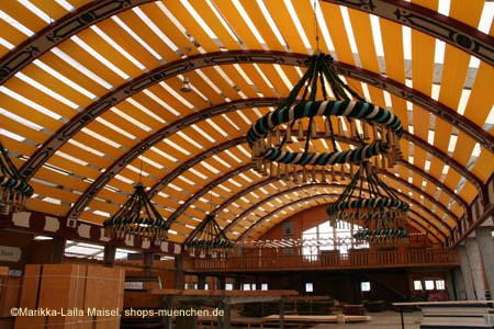 060823wiesnaufbau_mlm103