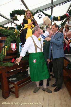 060916wiesn_anstich030