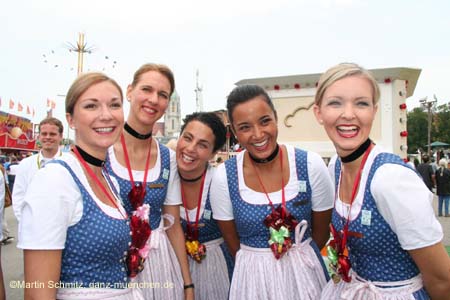 060925lufthansa_wiesn06