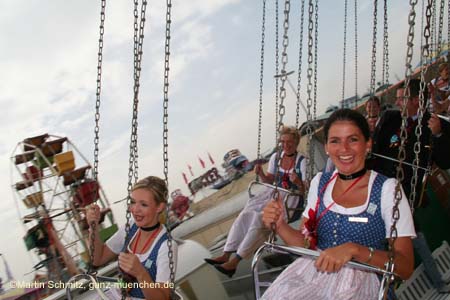 060925lufthansa_wiesn13