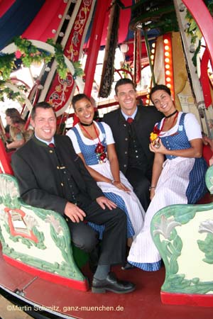 060925lufthansa_wiesn28
