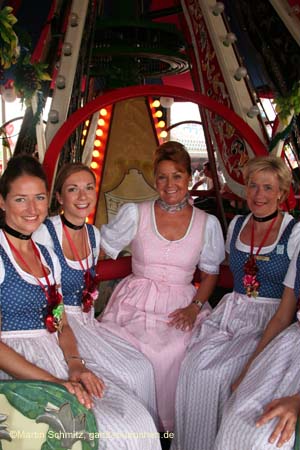 060925lufthansa_wiesn30