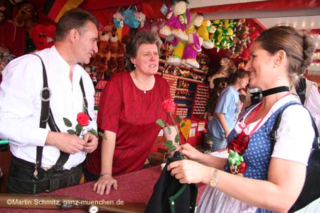 060925lufthansa_wiesn58