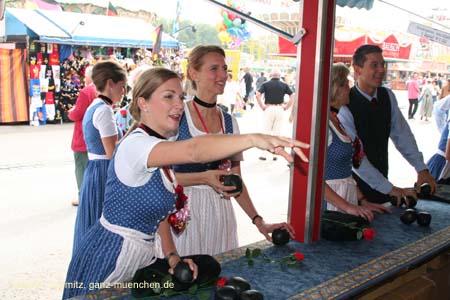 060925lufthansa_wiesn64