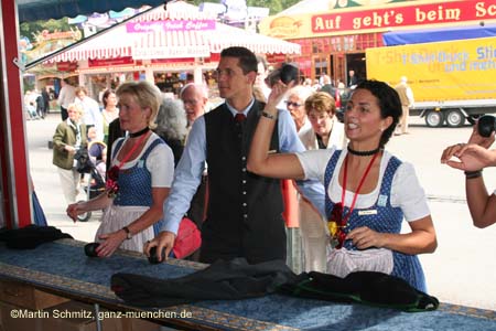 060925lufthansa_wiesn71