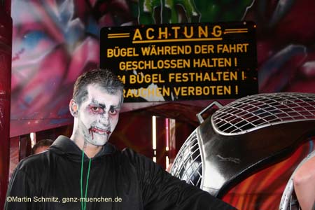 060925lufthansa_wiesn82