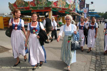 060925lufthansa_wiesn88
