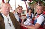 060925lufthansa_wiesn32