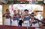 060925lufthansa_wiesn54
