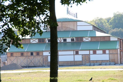 070801wiesnaufbau01