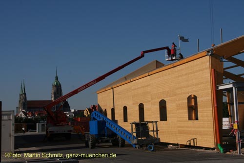 070801wiesnaufbau06