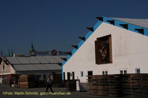 070801wiesnaufbau08